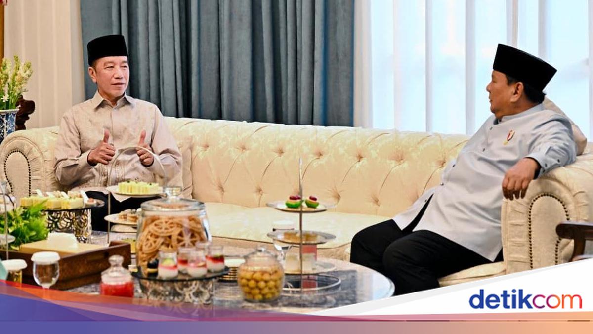 Prabowo Sends Birthday Greetings, Jokowi Responds: 'Thank You, Mr President'