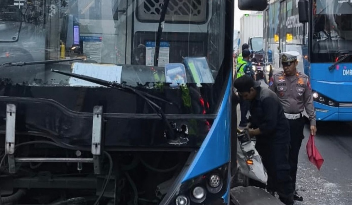 TransJakarta Launches Internal Evaluation After Bus Crash in Cikoko, South Jakarta
