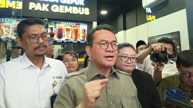 Trade Minister Advises on Building an Instant Business 'Without Blood, Sweat, and Tears'
