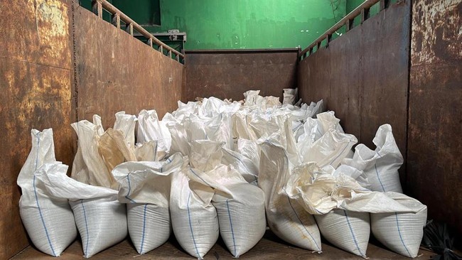Rp7.4 Billion Saved: Joint Forces Foil Smuggling of 8 Tonnes of Indonesian Tin
