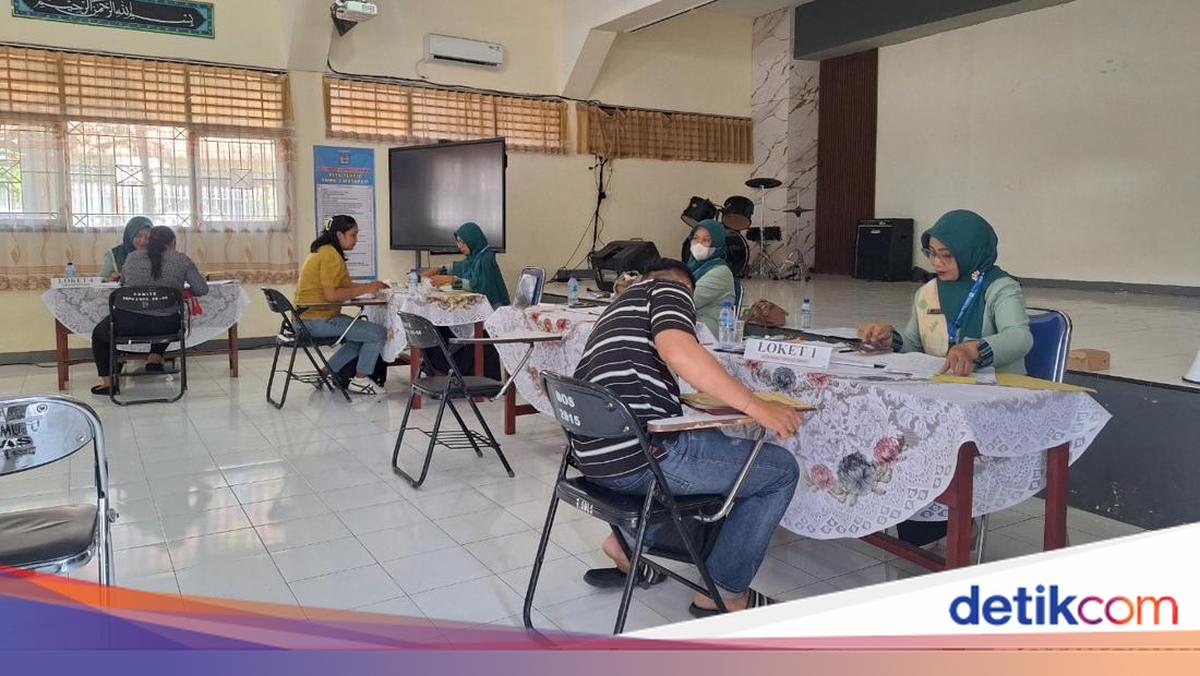 First Day of Mataram Student Registration Marred by Site Errors, Causing Parent Panic