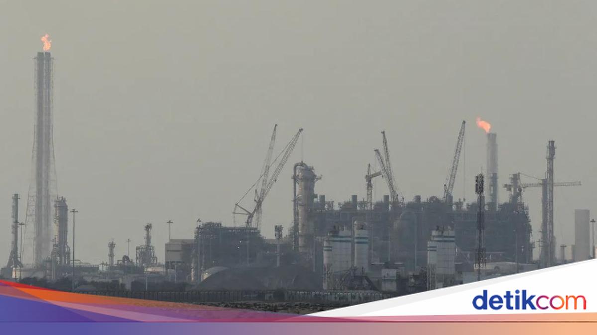 Explosion at Qatar LNG Facility Injures 54, 18 Reported Missing