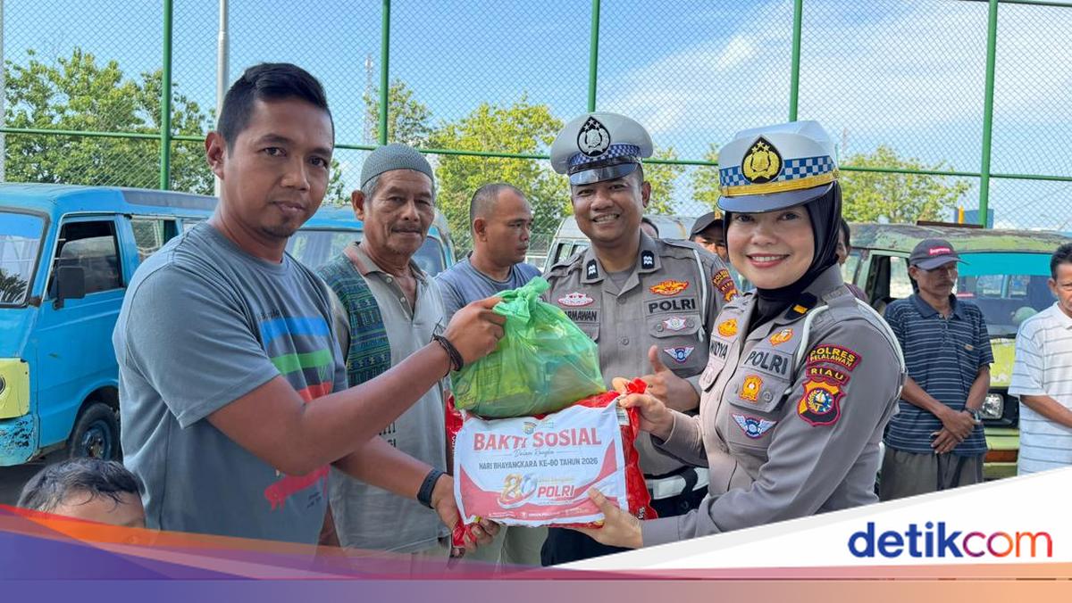 Welcoming the 80th Bhayangkara Day, Riau Police Distribute Thousands of Social Aid Packages and Clean Water
