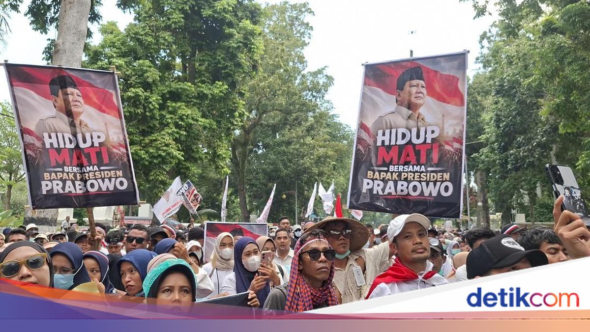 Thousands Rally in Mataram Demanding Free Nutritious Meals Programme Continue, Chant 'Mas Bowo is Handsome'