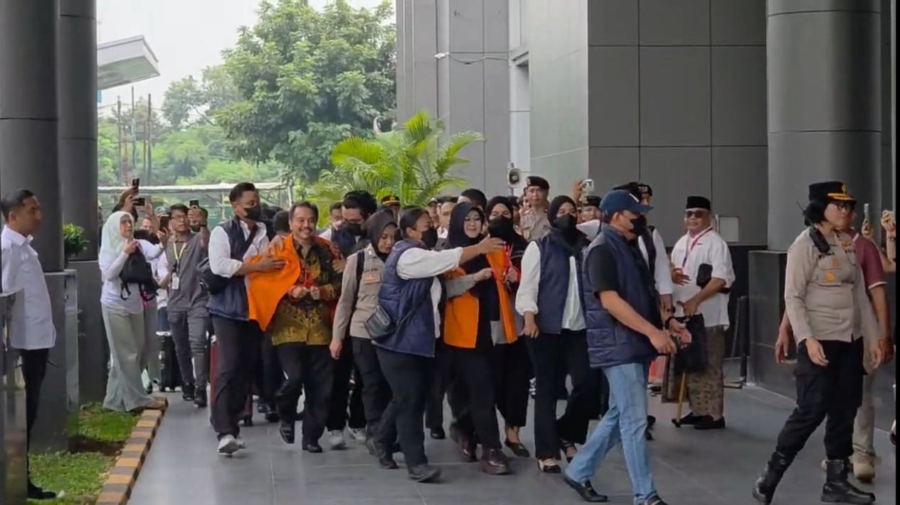 Eggi Sudjana Urges Prosecutors to Detain Roy Suryo and Dr Tifa, Citing Potential Sentence Over Five Years