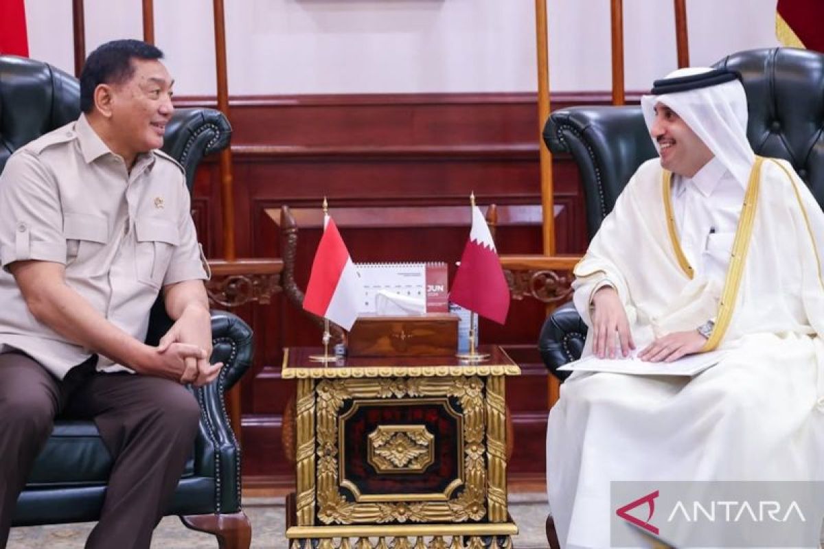 Indonesian Defence Minister Receives Courtesy Call from Qatari Ambassador