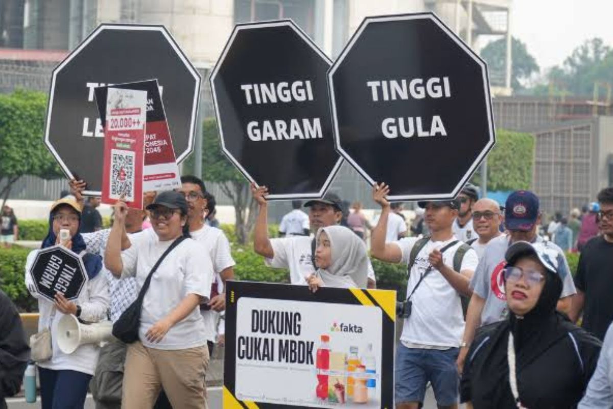 Indonesian Children Besieged by Dangerous Sugary Drink Ads, Forum Warns
