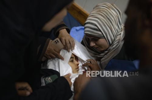 Israeli Strike Kills Gaza Schoolgirl En Route to Final Exams