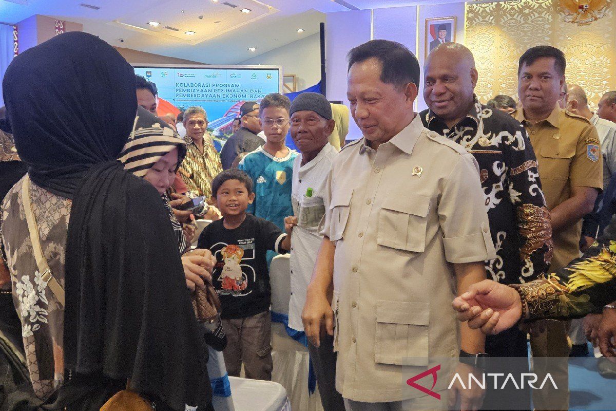 Home Affairs Minister urges Papua local governments to establish Public Service Malls