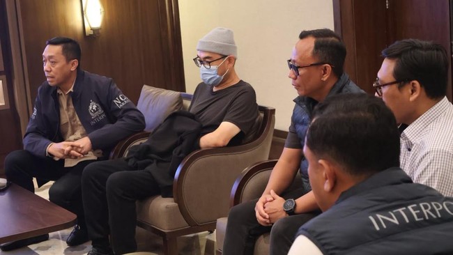 Indonesian Police Extradite Kresna Life Fugitive Michael Steven from Morocco