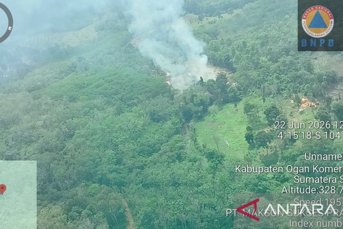 South Sumatra BPBD air task force extinguishes forest fire in Tihang Village, OKU