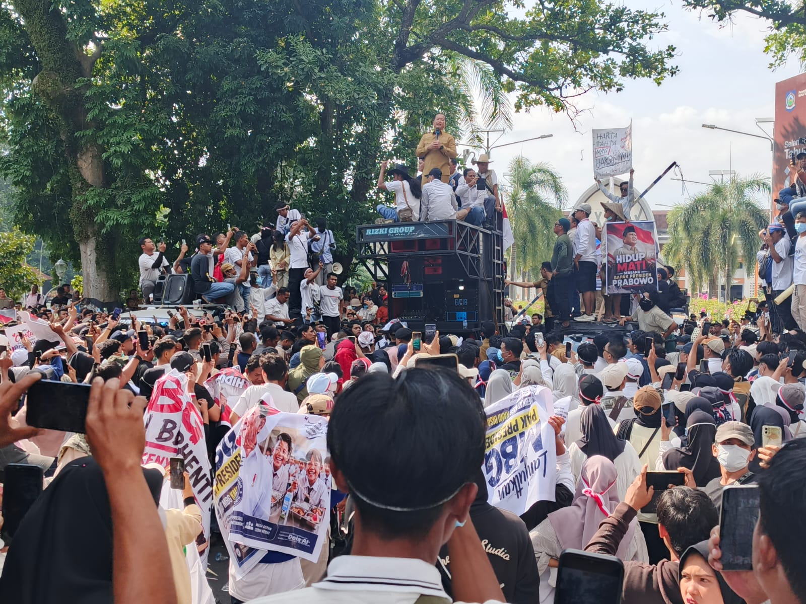 Thousands Rally at NTB Governor's Office Demanding Continuation of Free Nutritious Meal Programme