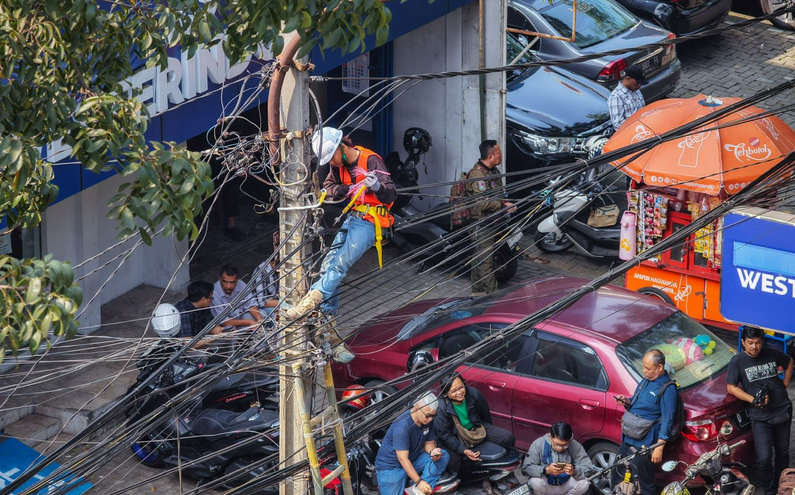 Bandung City Government to Tidy Aerial Cables on Jalan Veteran and Tera, Synchronising with BRT Project