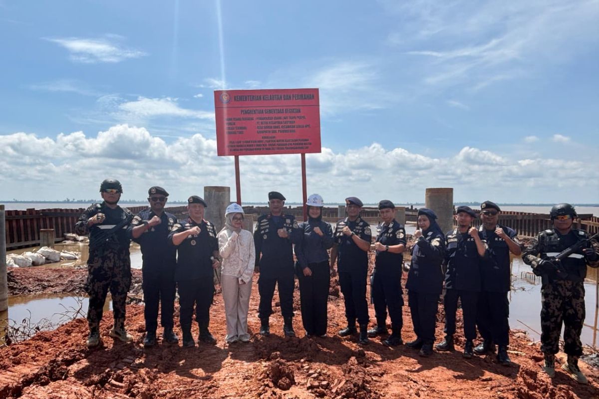 KKP Halts Operations of Two Companies in Siak for Operating Without Permits