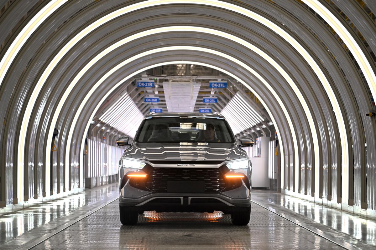 Chinese Consumers Shift to NEVs Amid Tech Advances and Rising Fuel Costs