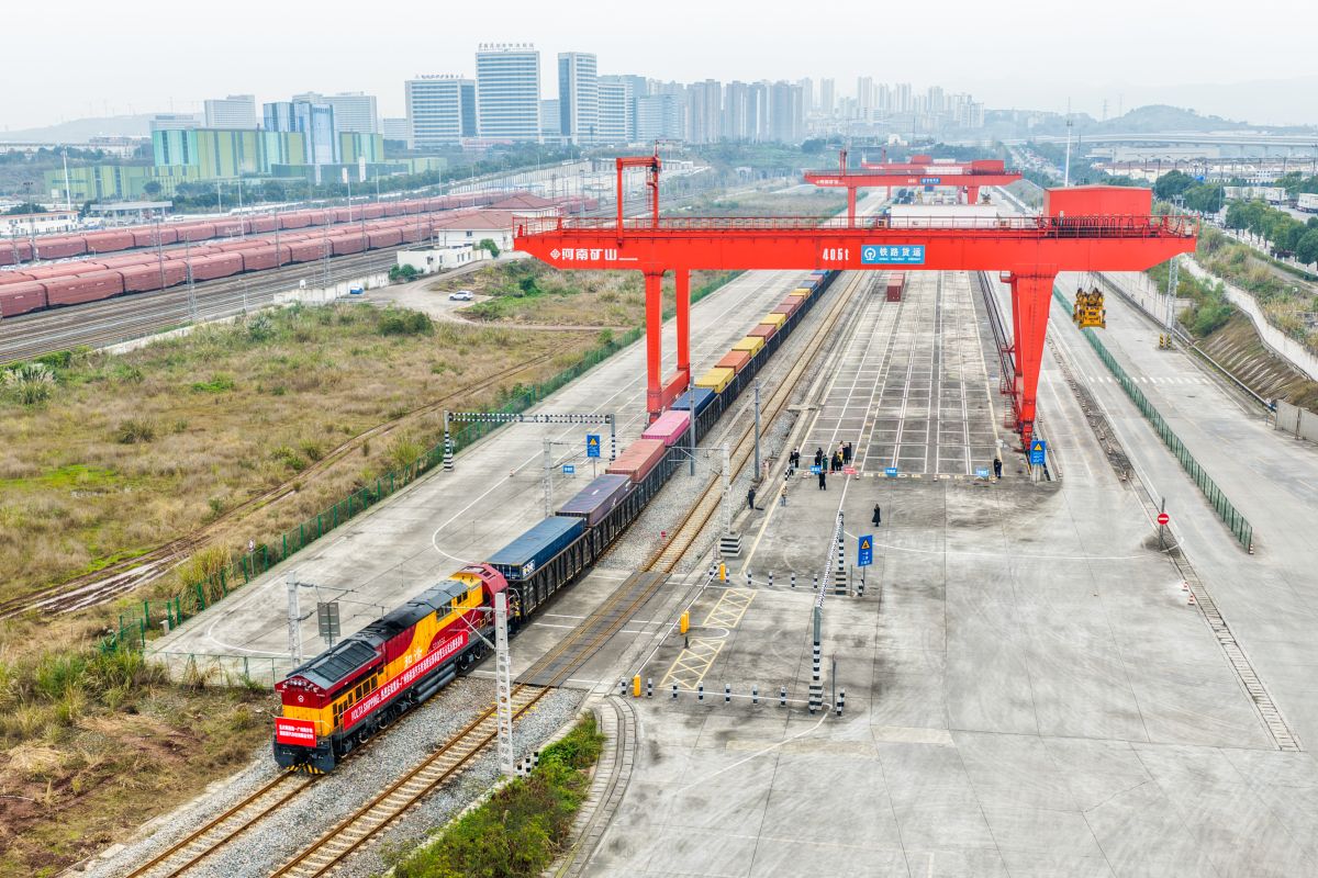 Chongqing boosts China-Europe freight train capacity for automotive exports