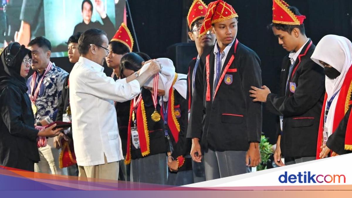 Amid Earthquakes, SMAN Madani Palu Secures Spot in National MPR Four Pillars Quiz