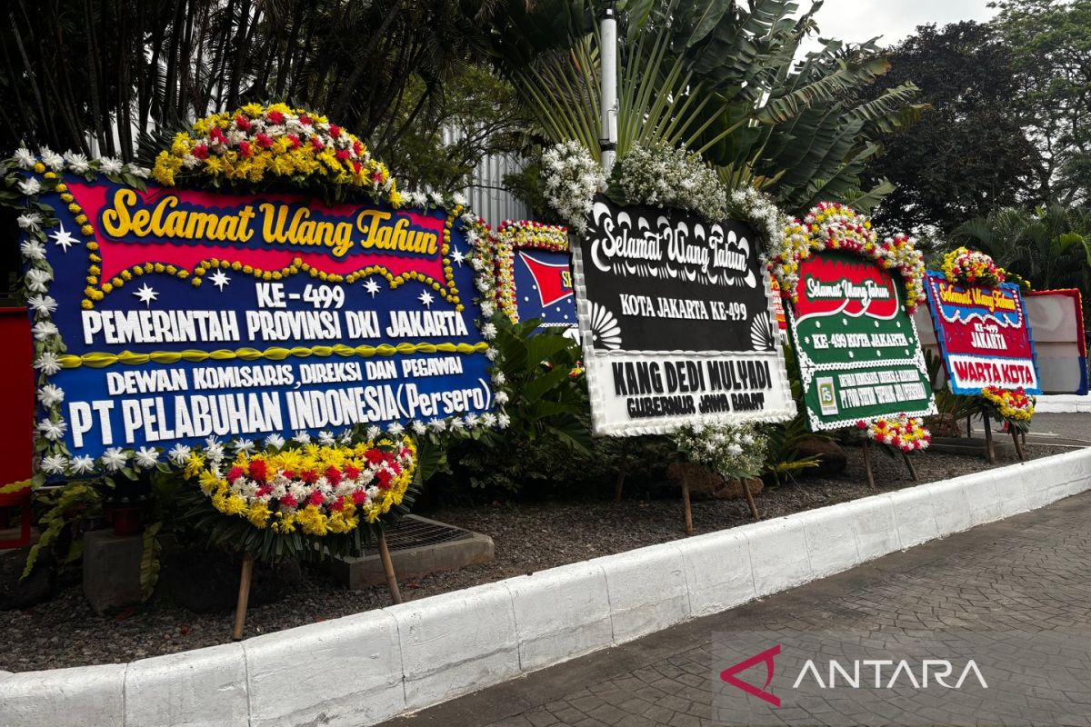 Jakarta Government and Council Thank West Java Governor for Unique Black-and-White Floral Tribute