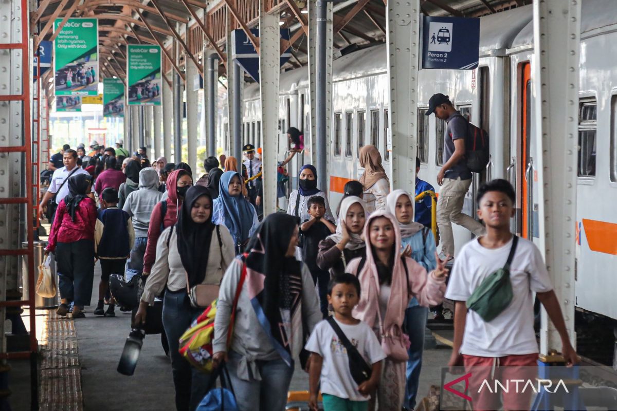 Economist: Stimulus acts as shock absorber to cushion consumption slowdown