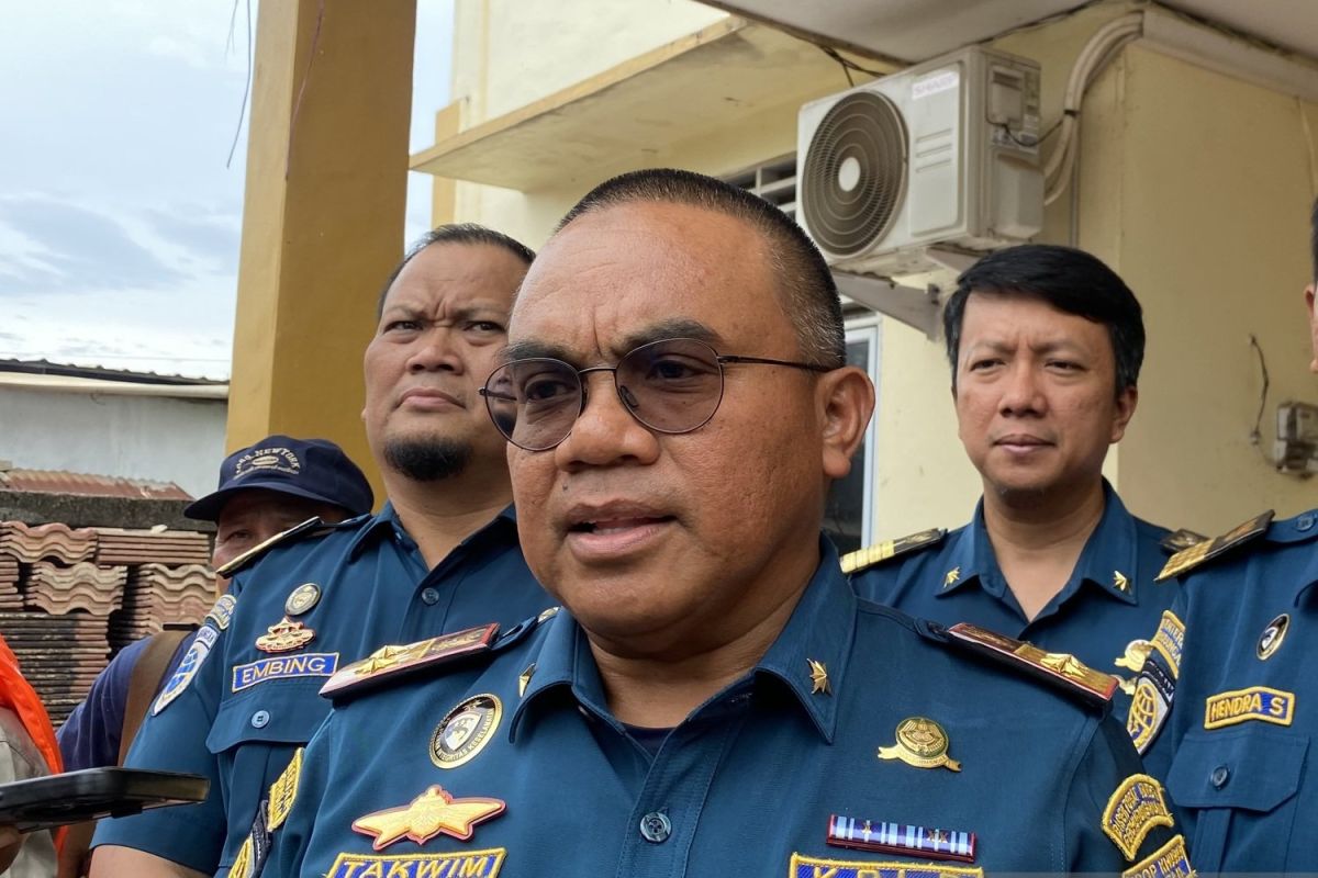 Eight Crew Members Rescued After Ship Sinks in Malacca Strait