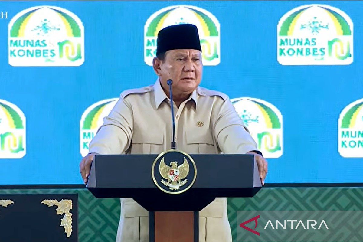 Prabowo Blames Export Fraud for Low Teacher Salaries at NU Conference