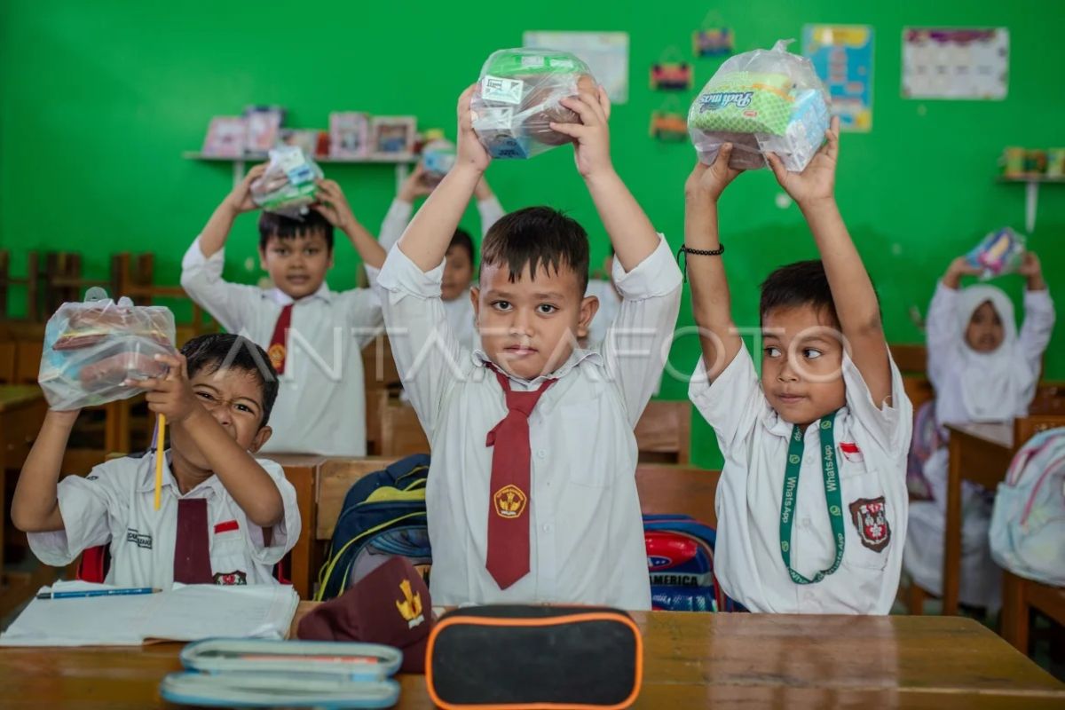 Tangerang DPRD Supports Involving School Canteens in Free Nutritious Meal Programme