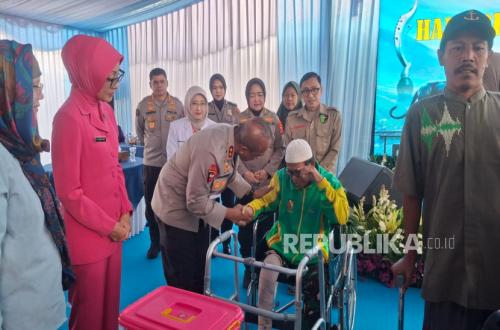 West Java Police's Social Initiatives Bring Smiles to West Bandung Residents