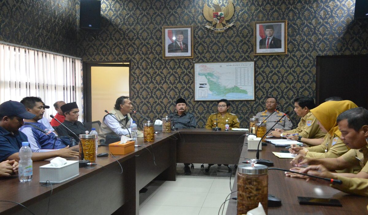 Acting Regent of Cilacap Reveals 100 Suspected Fictitious Nutrition Service Units