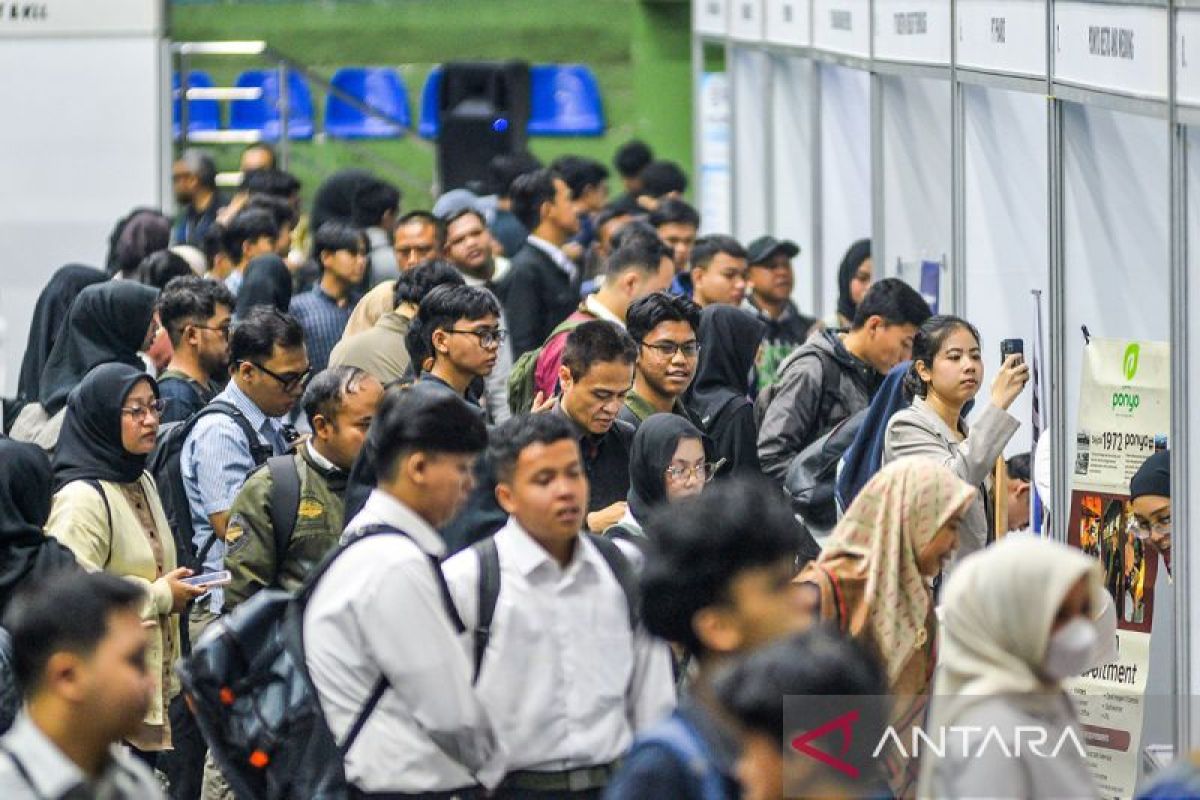 Strengthening Literacy: A Foundation to Break the Cycle of Low-Quality Jobs in Indonesia