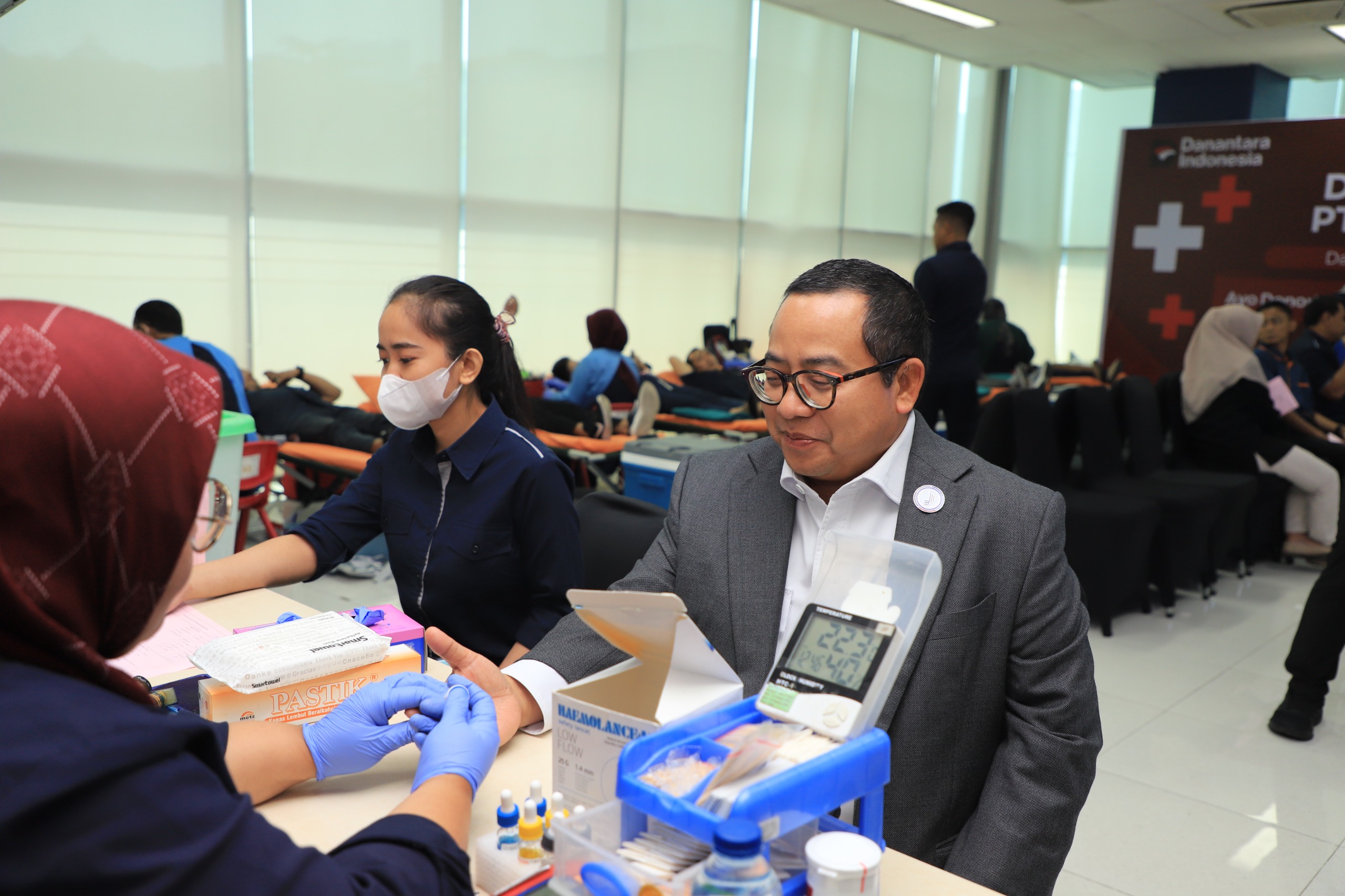 Jamkrindo Marks 56th Anniversary with Blood Donation Drive