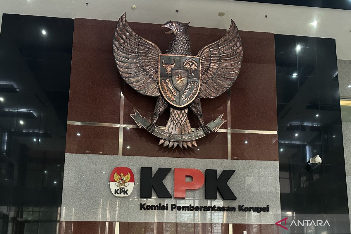 KPK examines two witnesses in BRI EDC machine rental payment probe