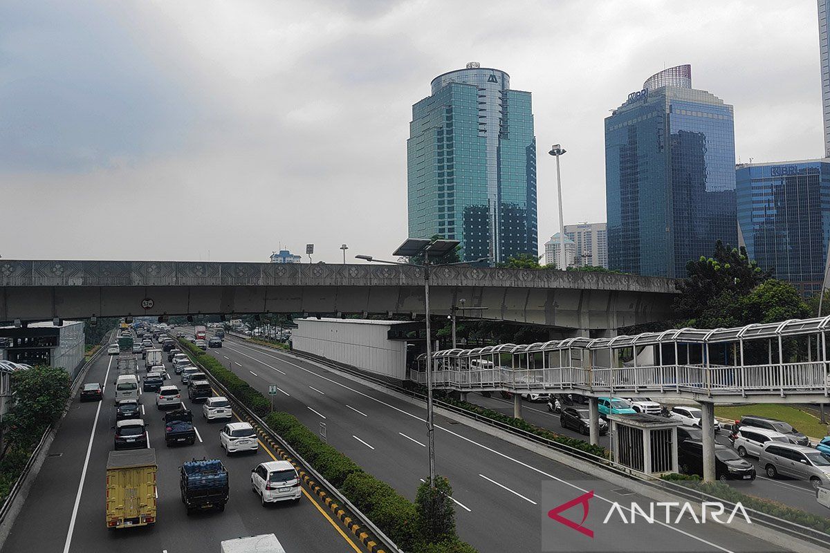 BMKG: Most major cities to experience cloudy skies and light rain on Wednesday