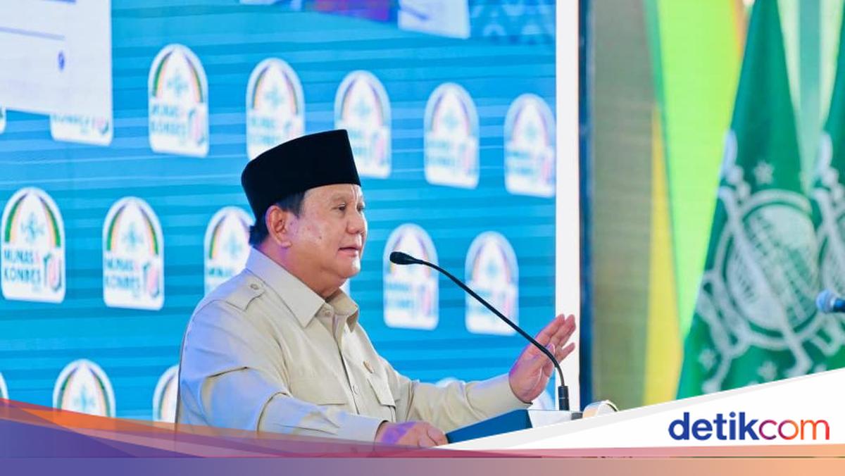 Prabowo Claims He Should Learn Politics from NU