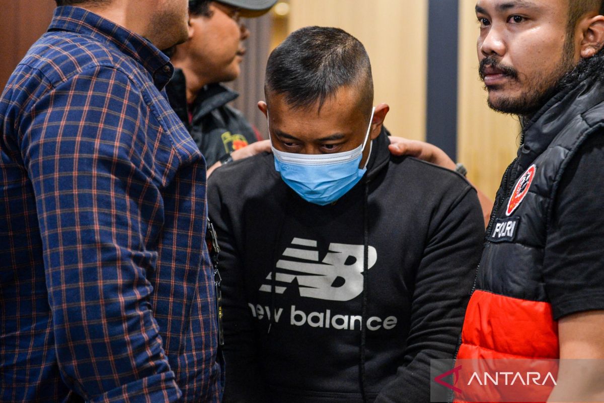 Yesterday's Legal Roundup: Suspect in Bandung Captivity Case Arrested, Nadiem Files Duplik