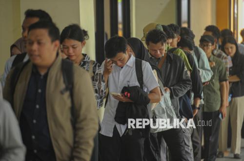 Jakarta's Labour-Intensive Programme Sees Enthusiastic Response, Hundreds of Thousands Register