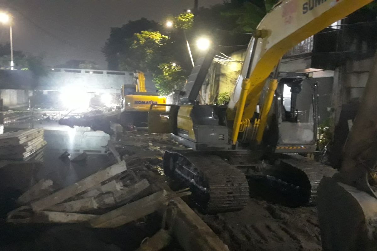 Residents complain about impact of Cakung Drain canal construction in Kelapa Gading