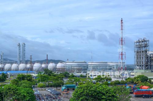 Petrochemical Industry Pushes for Quality and Environmental Standards
