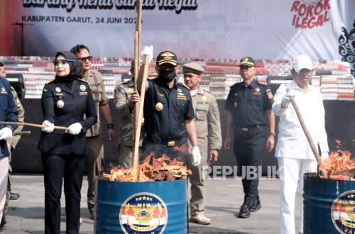 Customs and West Java Government Destroy 44 Million Illegal Cigarettes Worth Rp 65 Billion