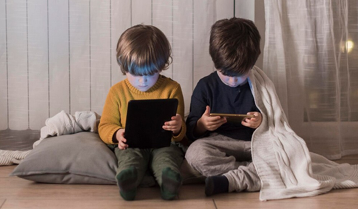 Scientists Identify Critical Age When Gadgets Have the Greatest Impact on Children