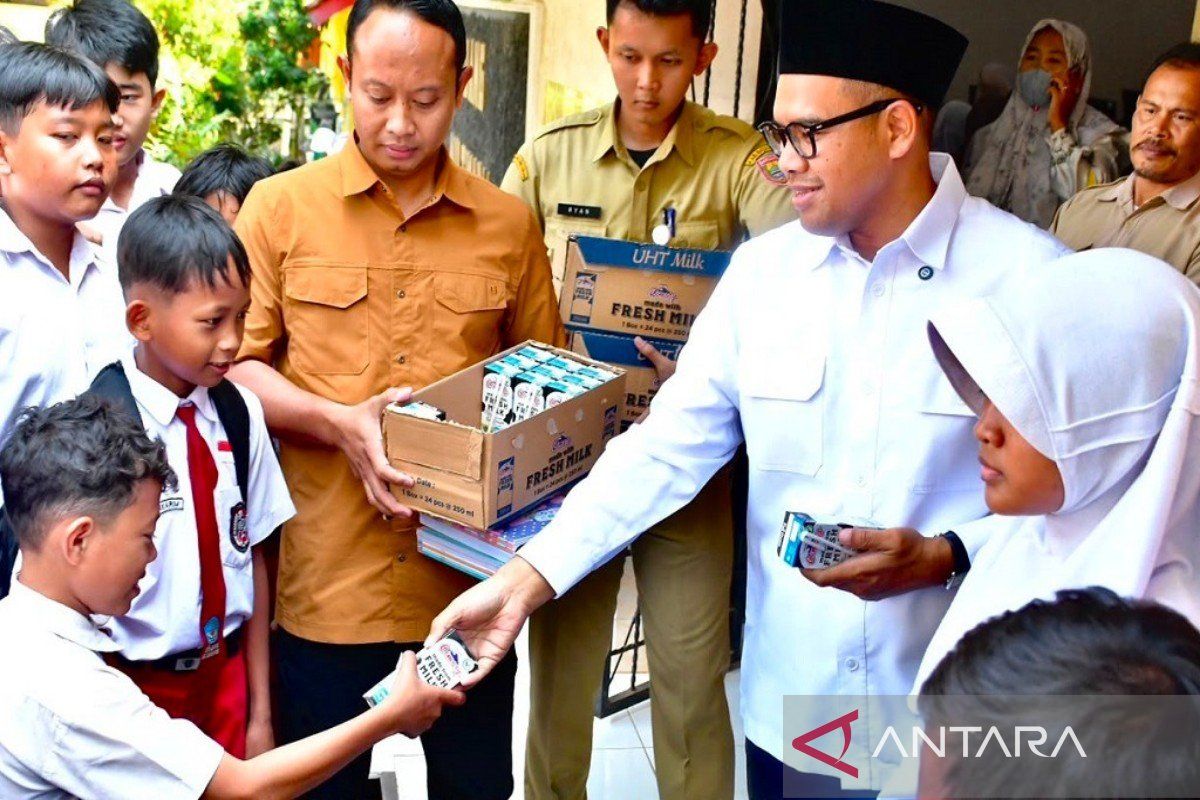 Batang Regency Government to Provide Free School Uniforms for New Students
