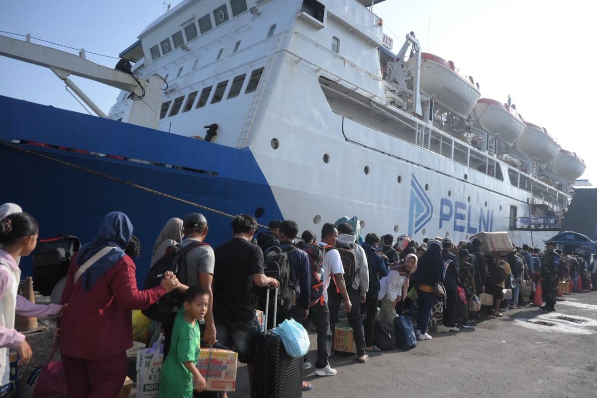 Pelni Records 214,000 Passengers Using School Holiday Ticket Discounts