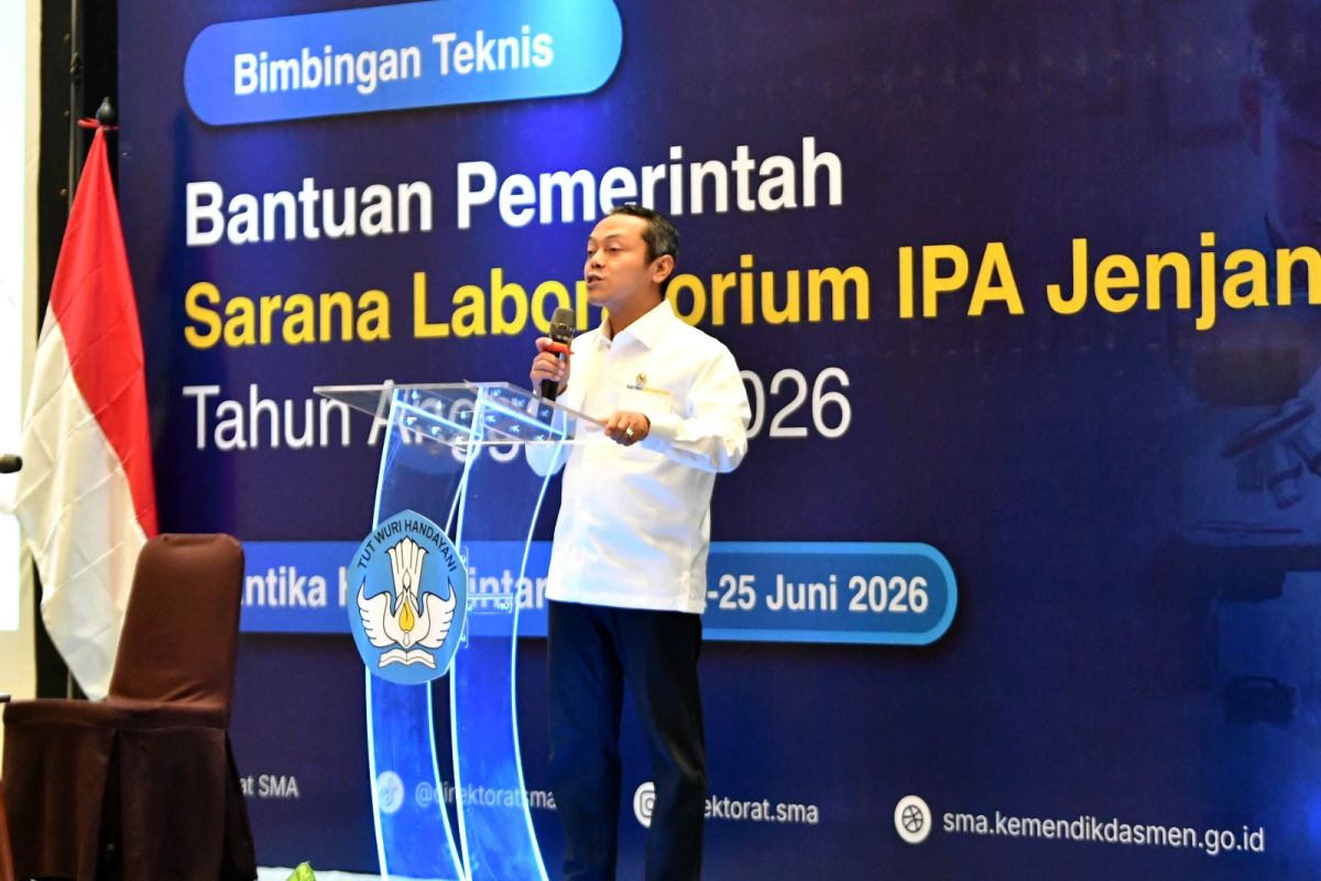 Education Ministry Distributes Science Lab Aid to 100 High Schools to Strengthen Scientific Literacy
