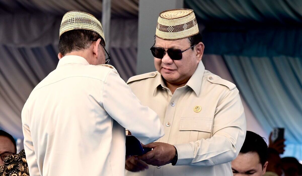 Prabowo Receives Adi Bhakti Tani Nelayan Maha Utama Gold Medal