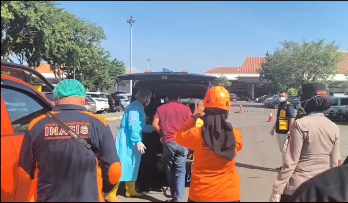 Woman from Bangkalan Found Dead in Official Vehicle at Juanda Airport