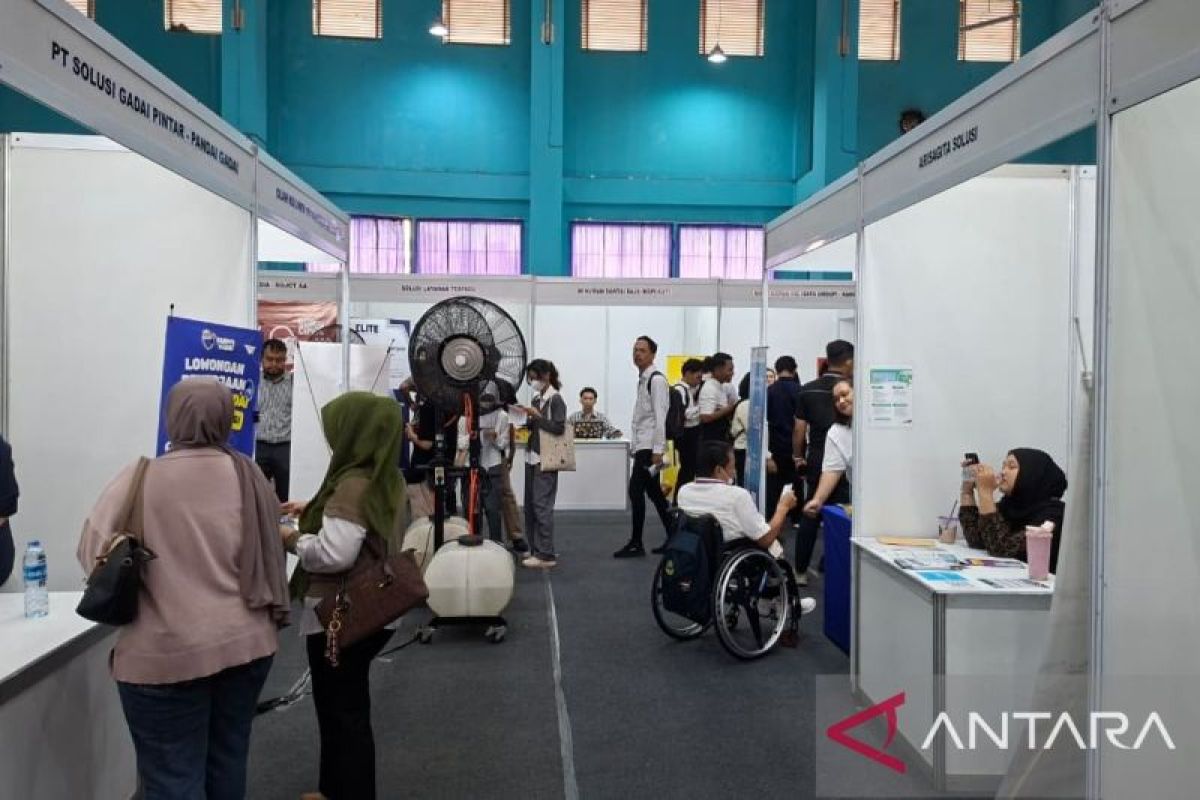 West Jakarta Government Holds Job Interview Sessions with 19 Companies