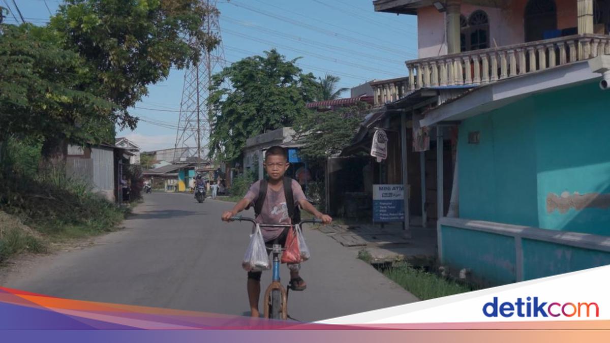 From Cycling to Sell Fish to Chasing Dreams at a People's School