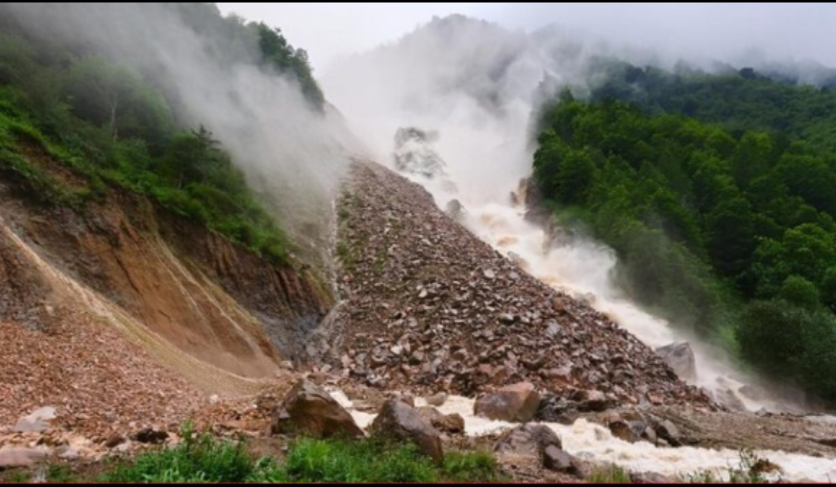 Lembah Anai Landslide Cuts Off Padang-Bukittinggi Access