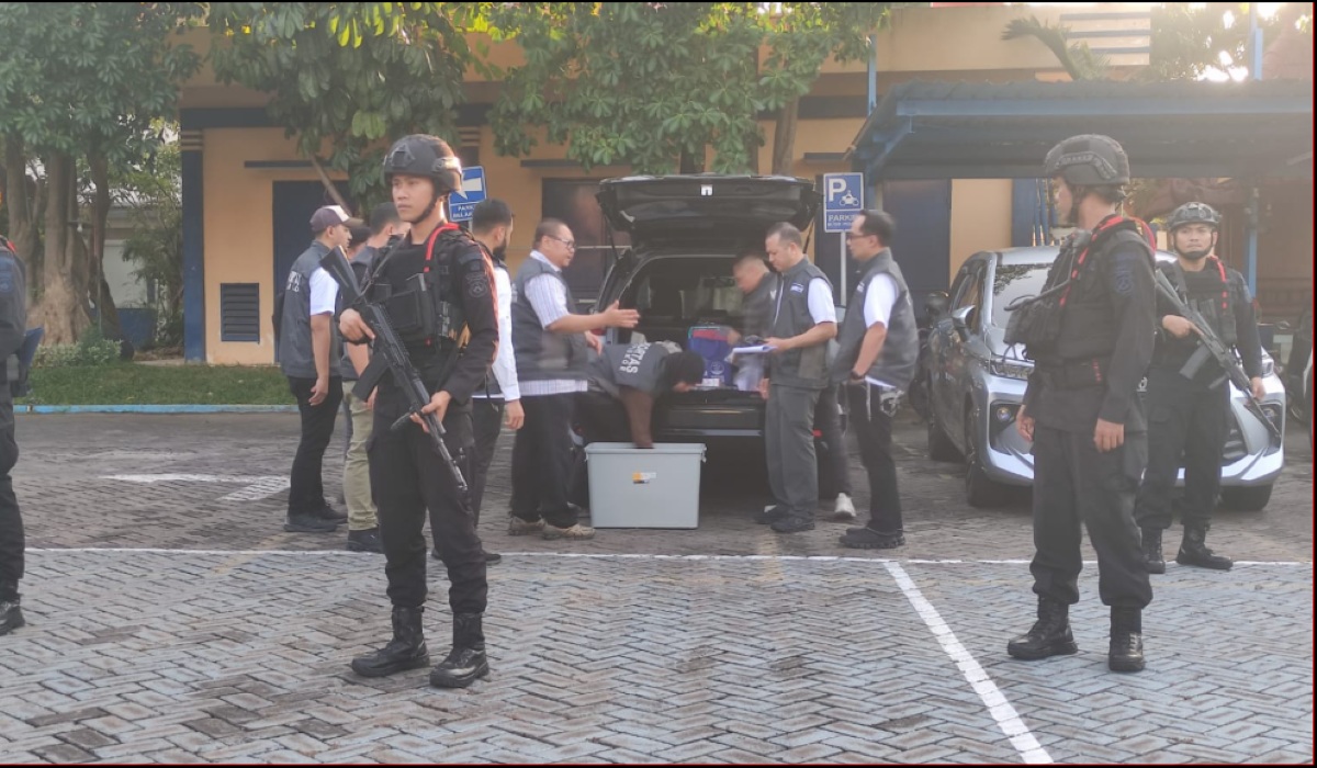 Police Anti-Corruption Unit Raids Juanda Customs Office Over Illegal Communication Device Imports