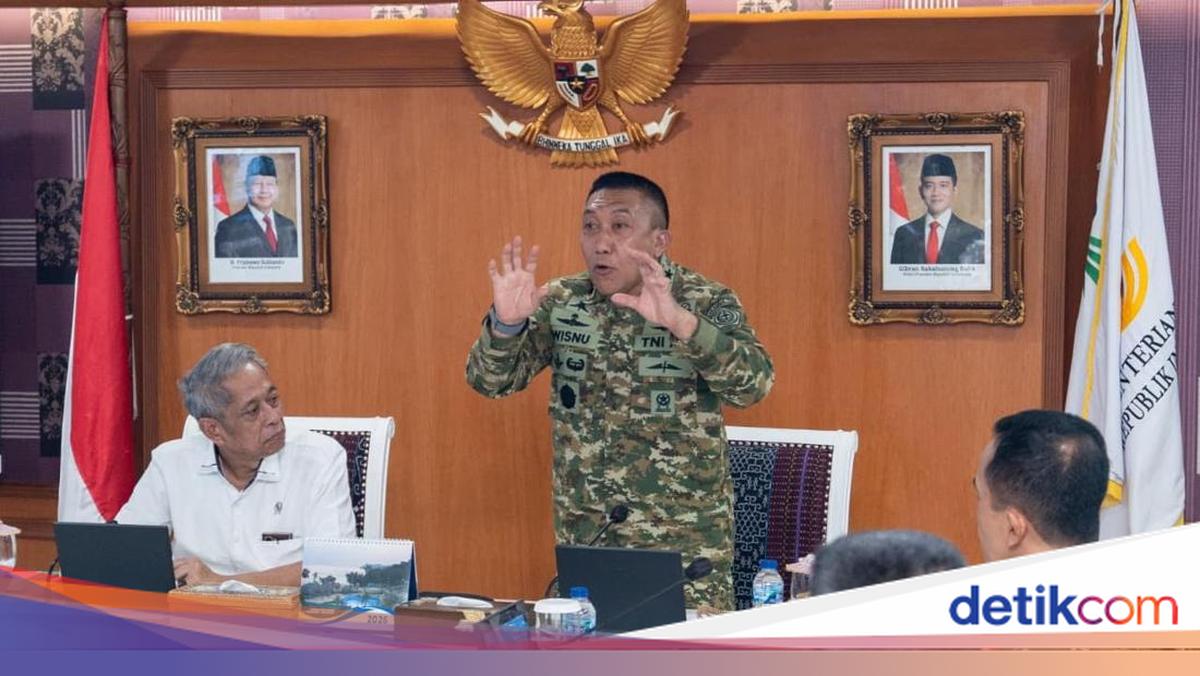 1,000 Military Cadets to Mentor Students at 'Sekolah Rakyat' in Character-Building Programme