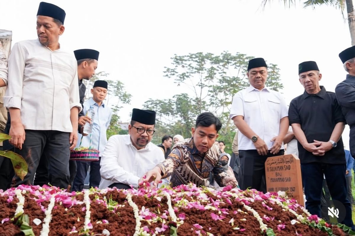 Qodari Expresses Gratitude for Condolences on His Father's Passing